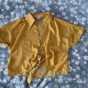 Front tied summer cropped shirt